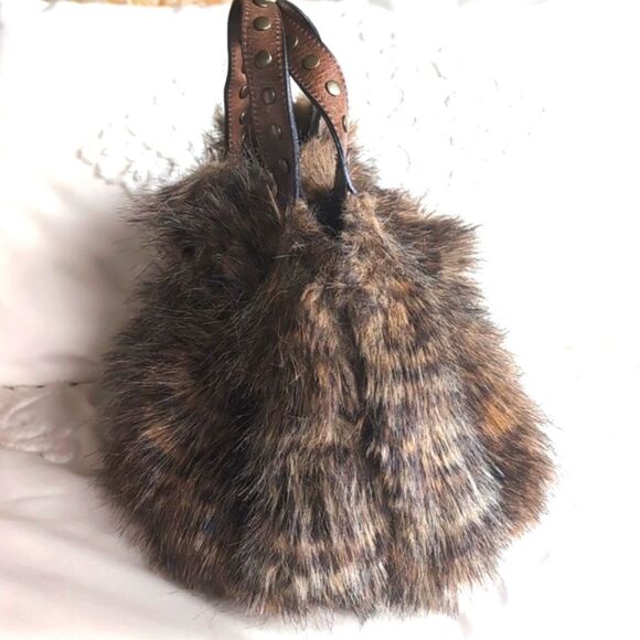 Y2K Fabulous Faux Fur Mini Tote Bag - Picture 4 of 17